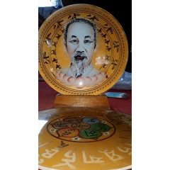 Hồ Chí Minh - Phúc Phật ( tranh kính Bùi Hải Hà )