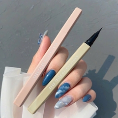 Bút Kẻ Mắt Nước Không Trôi Gogo Tales Fine Make Up Eyeliner 0.6g