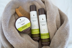 Bộ dầu gội xả dưỡng ẩm siêu nhẹ Macadamia Weightless Repair