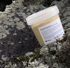 Bộ sản phẩm DAVINES NOUNOU gồm dầu gội, dầu xả và hấp – được thiết kế đặc biệt cho tóc nhuộm, tẩy, tóc khô yếu cần phục hồi sâu