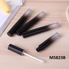 Lip tròn ombre phần trên nắp đen 5ml