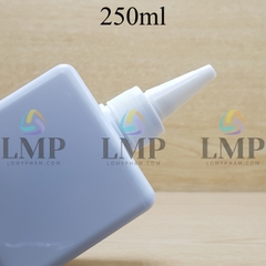 Chai lotion vuông nắp nhọn sọc