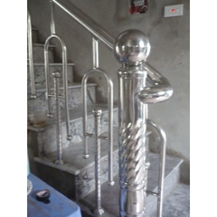 Cầu thang inox thanh inox nhiều chi tiết Cầu thang inox thanh inox nhiều chi tiết