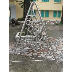 Xích đu inox họa tiết hoa lá Xích đu inox họa tiết hoa lá