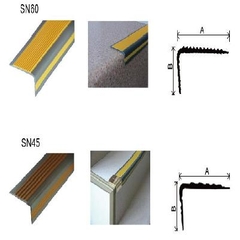 Chống trơn mũi bậc PVC