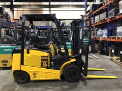 Xe nâng điện 2.5 tấn cũ hãng Komatsu Nhật Bản, bình khô lithium