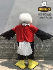 Mascot Đại Bàng phía sau