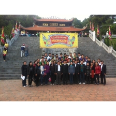 Đoàn Trường THPT Hồng Bàng đi dâng hương tại Đền thờ Thầy giáo Chu Văn An (năm 2013)