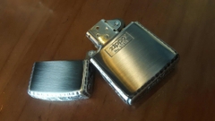 zippo rồng dập nổi