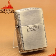 Zippo áo giáp vàng ARMOR viền hoa văn 2