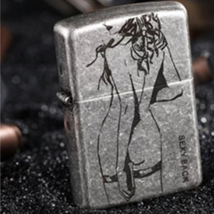 Zippo bạc giả cổ cô gái bờ môi