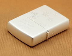 zippo tuyết trắng