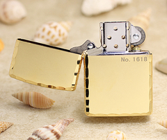 zippo cỏ bốn lá