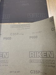 Giấy ráp mịn P600 Riken CP35, kích thước 230mmx280mm, màu đen 3