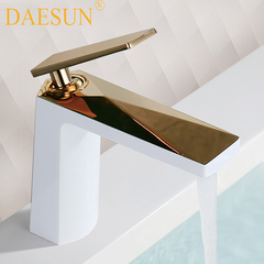 VÒI CHẬU LAVABO NÓNG LẠNH DAESUN DS 3223