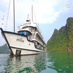 Du thuyền 5* La Casta Daily Cruise –  du thuyền 1 ngày đầu tiên có bể bơi.