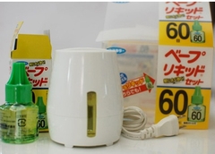 Máy đuỗi muỗi bằng tinh dầu của Nhật.