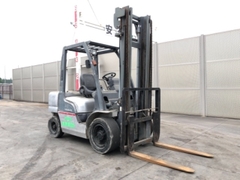 Thanh lý xe nâng cũ 3 tấn nissan Thanh lý xe nâng cũ 3 tấn nissan