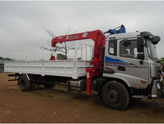 Bán xe cẩu tự hành 5 tấn Unic gắn xe Dongfeng trường giang 8 tấn Bán xe cẩu tự hành 5 tấn Unic gắn xe Dongfeng trường giang 8 tấn