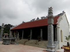 Đền thờ Bà Quán