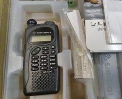 Máy bộ đàm cầm tay Motorola GP-2000 UHF