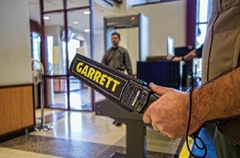 Máy dò kim loại Garrett