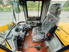 Máy Xúc Lật LG958 - Động cơ 6 máy