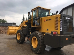 Máy Xúc Lật LG958LF cần dài - động cơ 6 máy