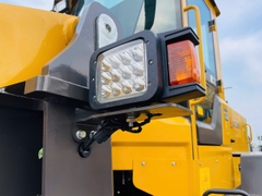 Máy Xúc Lật LG958 - Động cơ 6 máy