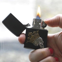 Zippo King Skull Emblem Black Matte 9