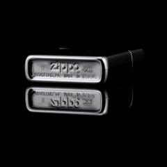 Zippo-NEW-YORK-A-CENTENIAL-HISTORY-OF-THE-STATUE-OF-LIBERTY-B-XII-1996-zippo-la-ma-nu-than-tu-do-gia-tri-lich-su-nhu-dong-ho-rolex