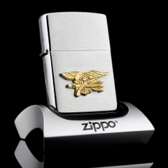 Zippo EAGLE GOLD WINGS AND GUN KNIFE 1998 Zippo EAGLE GOLD WINGS AND GUN KNIFE 1998