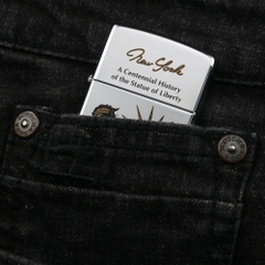 Zippo-NEW-YORK-A-CENTENIAL-HISTORY-OF-THE-STATUE-OF-LIBERTY-B-XII-1996-zippo-la-ma-nu-than-tu-do-cua-hang-zippo-lau-doi-tai-sai-gon