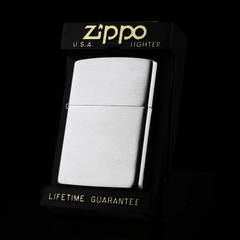 Zippo-Brush-Finish-Chrome-H-VIII-1992-hang-co-doc-la-qua-tang-doc-dao