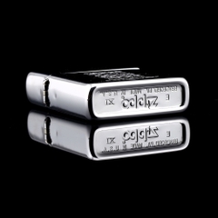 Zippo-co-la-ma-khac-logo-zippo-sieu-hiem-gia-tri-suu-tam-cao-co-dien-do-gian-mua-zippo-co-o-dau