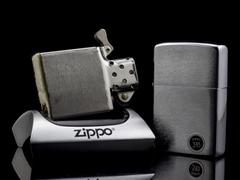 Zippo Cổ Brushed Chrome 1970 4 Gạch Thẳng 6