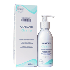 Gel rửa mặt giảm mụn trứng cá Aknicare Cleanser 200ml