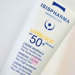 Chống nắng cho da nhạy cảm, dễ kich ứng  Isis Pharma UveBlock Mineral SPF50