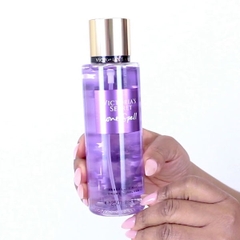 Xịt thơm toàn thân Victoria’s Secret Body Mist Love Spell 250ml