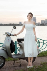 Đầm xòe ren kiểu hay dây hở vai phối lưới (Trắng)