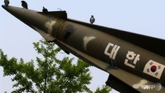 Hàn Quốc phát triển tên lửa 'khủng' đầu đạn 2 tấn đấu với Triều Tiên