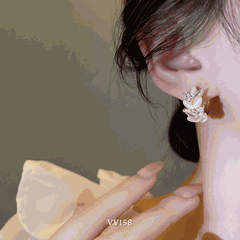 Bông tai khoen tròn mạ vàng hình lá Oliu đính đá cao cấp -  VV158