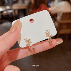 Bông tai hoa cách điệu phối đá thời trang nữ tính Hàn Quốc VV69