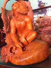 tượng Khỉ phong thủy gỗ hương, cao 23cm rộng 23cm 