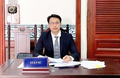 Bảo mẫu ném bé trai 1 tuổi xuống đất gây tử vong đối diện hình phạt nào?