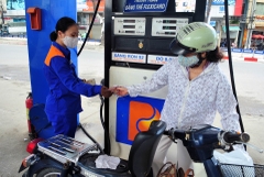 Giá xăng, dầu cùng nhau đi xuống