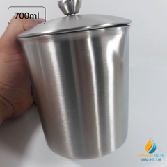 Ca Inox 304 có nắp, dung tích 700ml, vạch chia, có quai, có cỏ rót