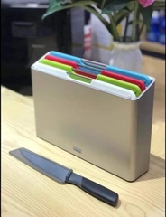 Bộ thớt Joseph Joseph Folio kèm chân đế + dao đầu bếp Elavete (98995)