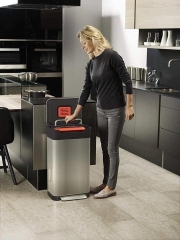 Thùng đựng rác Joseph Joseph Titan 30 lít (nén 90 lit rác)