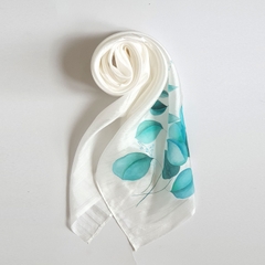 Khăn lụa tơ tằm trắng vẽ lá táo